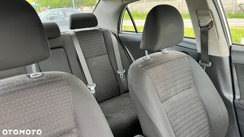 Toyota Corolla 1.6 Life - 17