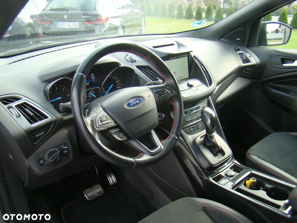 Ford Kuga 2.0 TDCi 4x4 ST-Line - 26