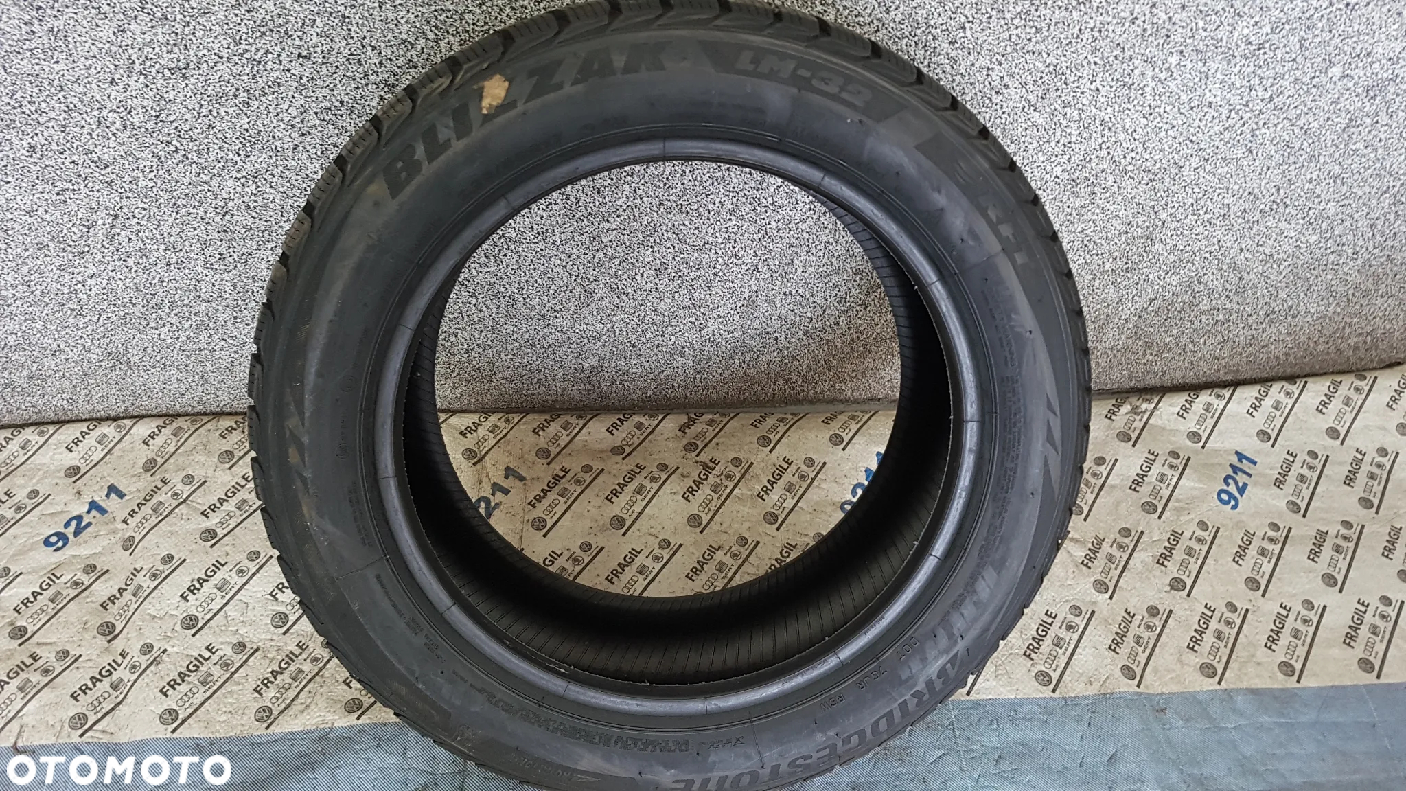 BRIDGESTONE BLIZZAK LM-32 RFT  225/50R17  225/50/17 - 16