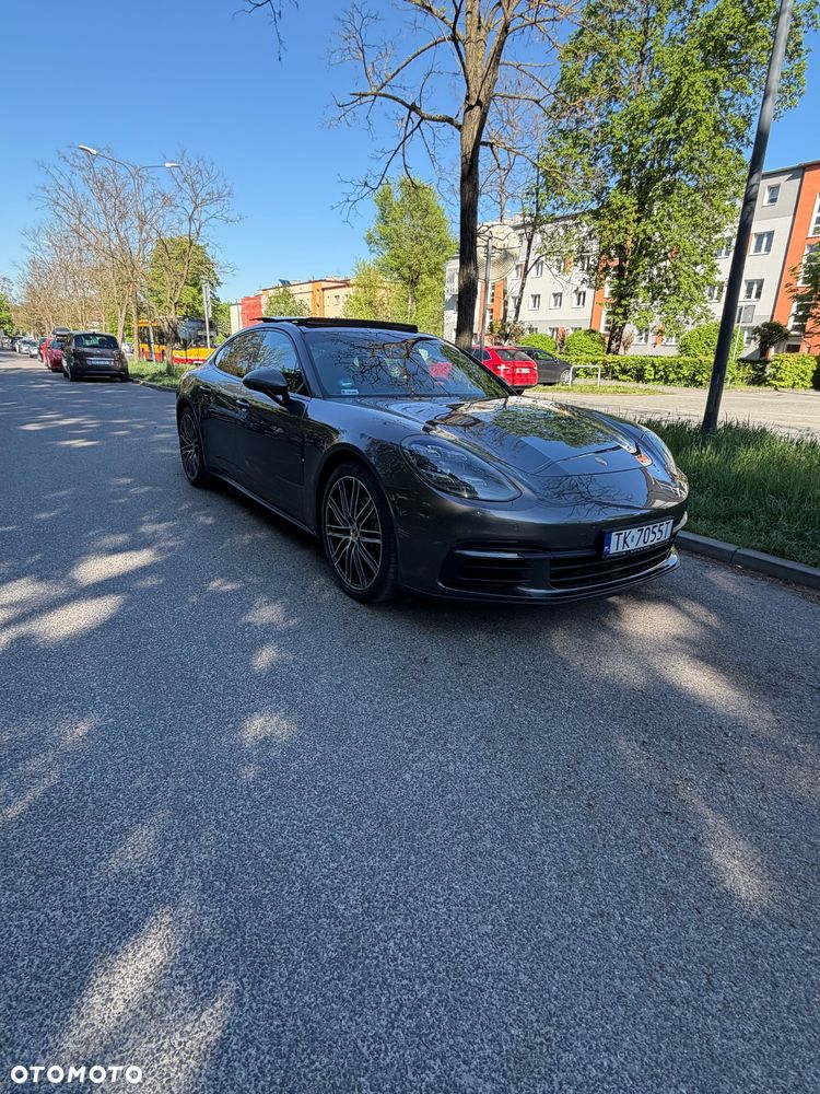 Porsche Panamera 4 - 19