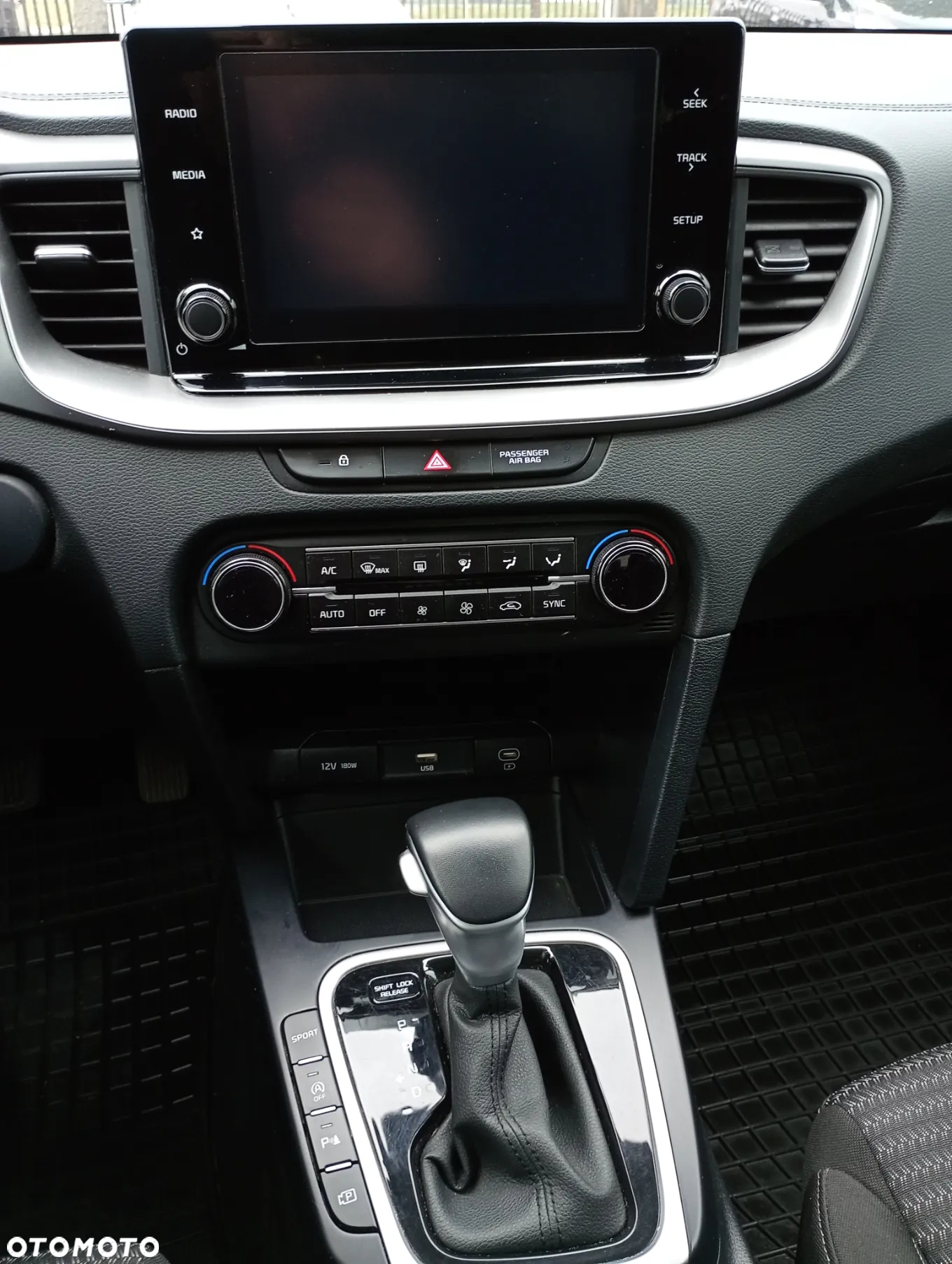 Kia XCeed 1.5 T-GDI M DCT - 24