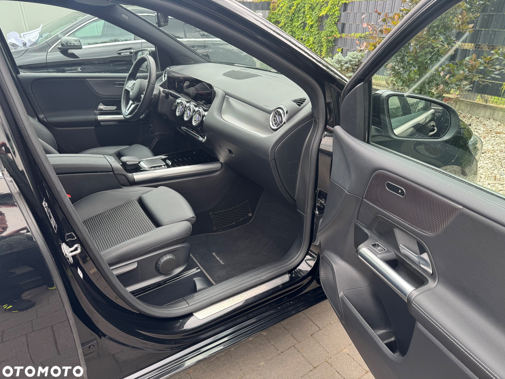 Mercedes-Benz Klasa B 180 7G-DCT Style - 30
