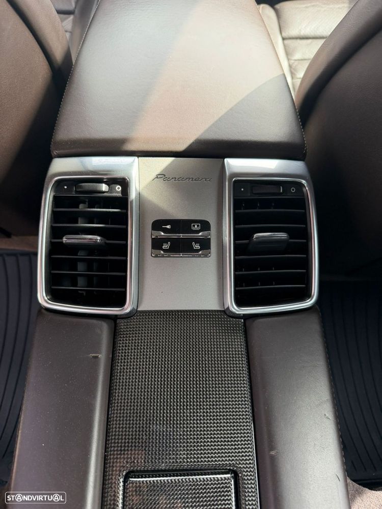 Porsche Panamera Turbo PDK - 39