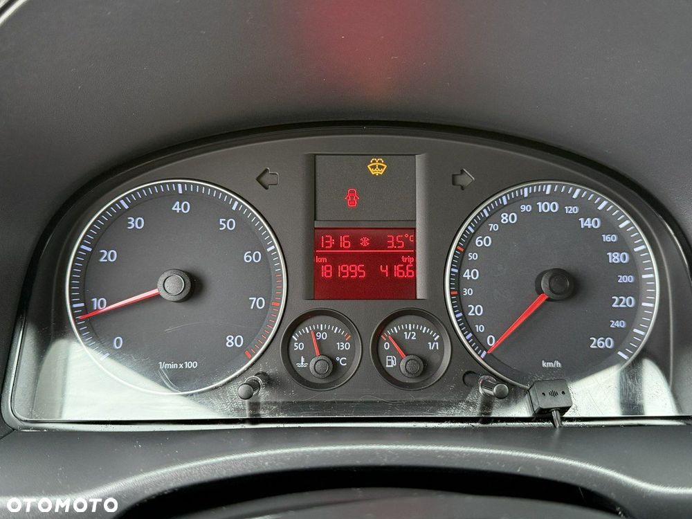 Volkswagen Caddy - 26