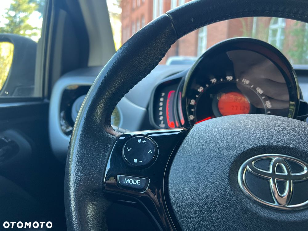 Toyota Aygo x-business - 11