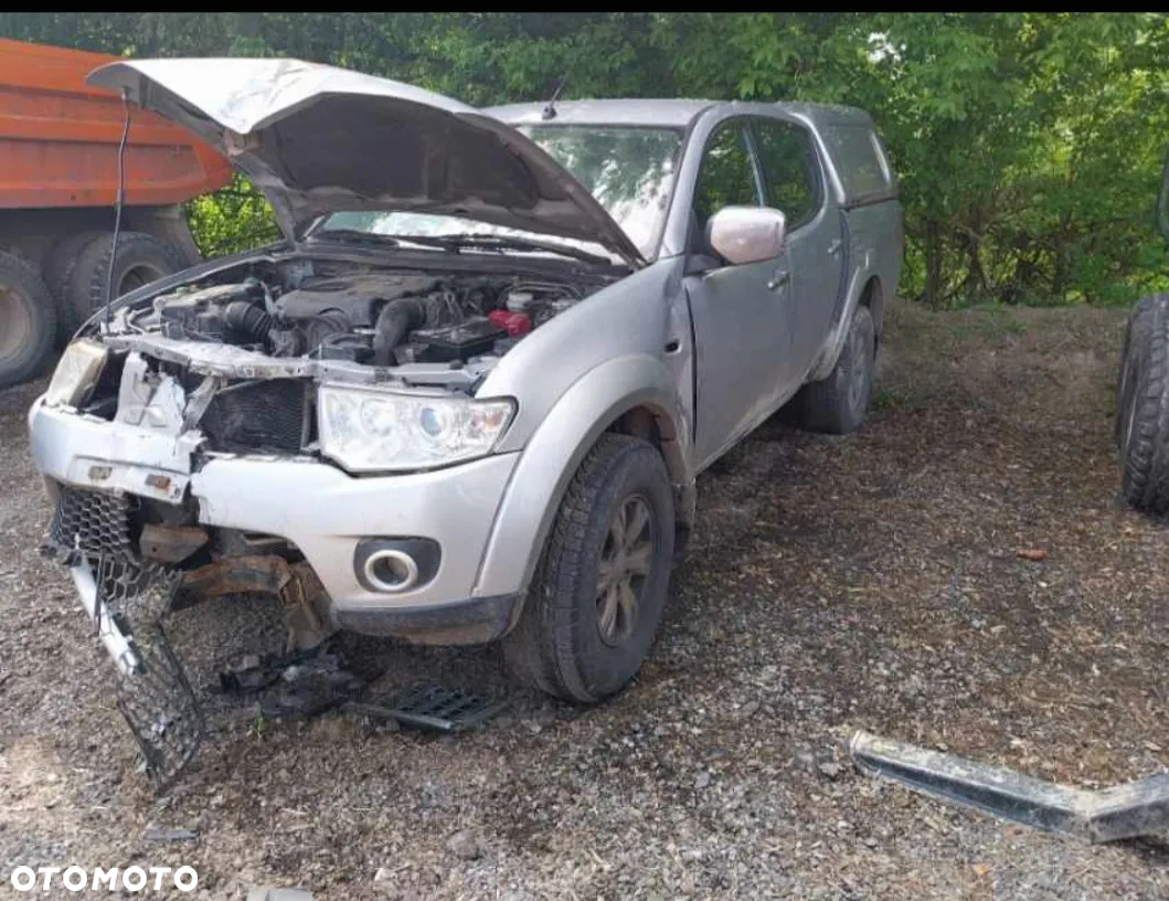 Mitsubishi L200 - 4