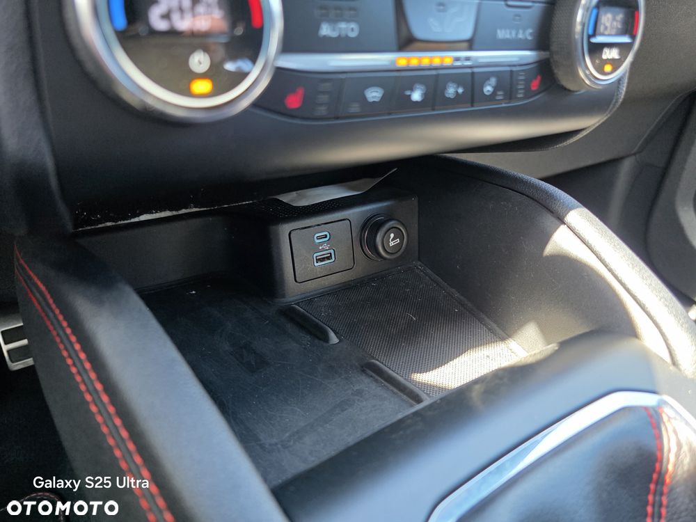 Ford Kuga 1.5 EcoBoost ST-LINE - 29