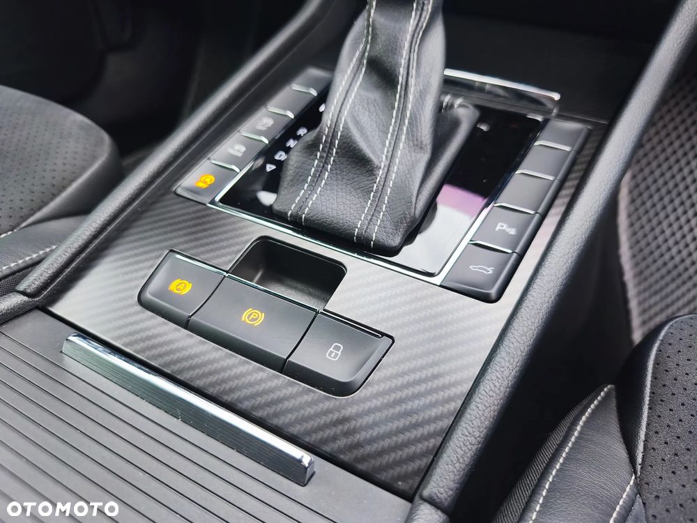 Skoda Superb 2.0 TSI Sportline DSG - 19