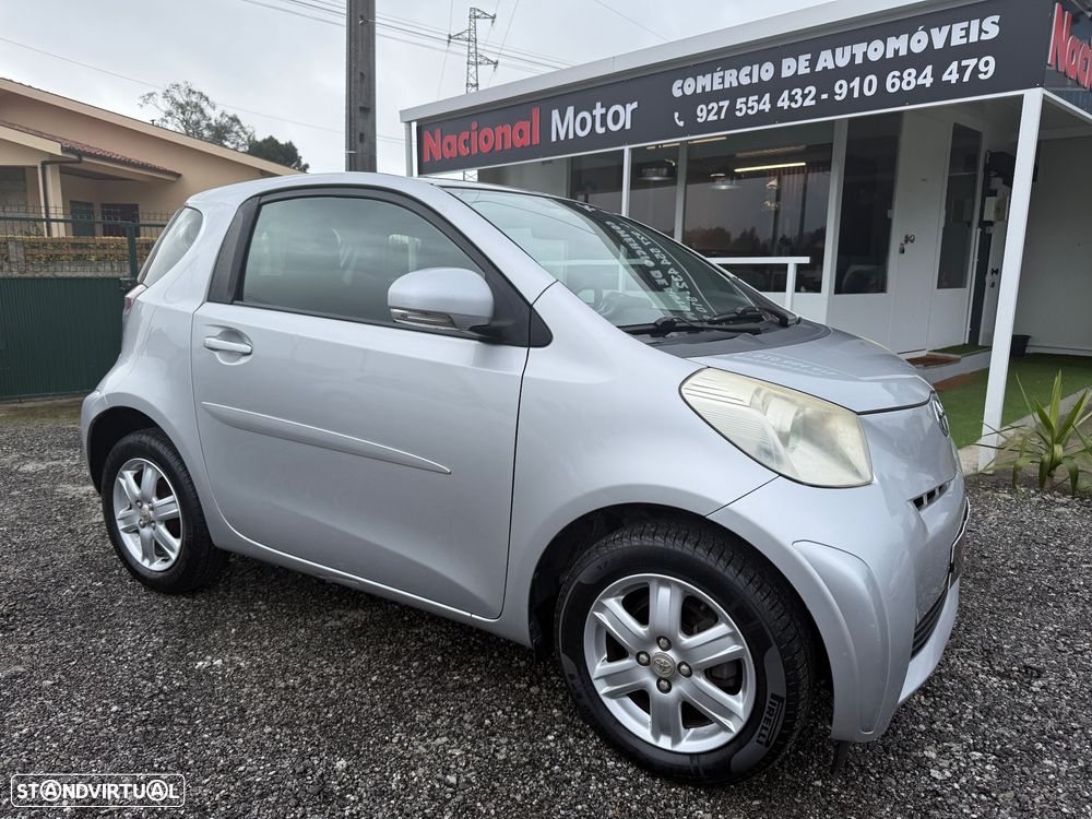 Toyota iQ 1.0 + - 1