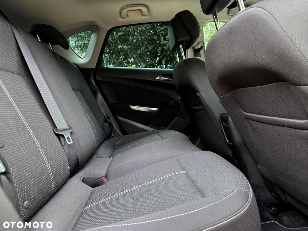 Opel Astra 1.4 T Cosmo EU6 - 11