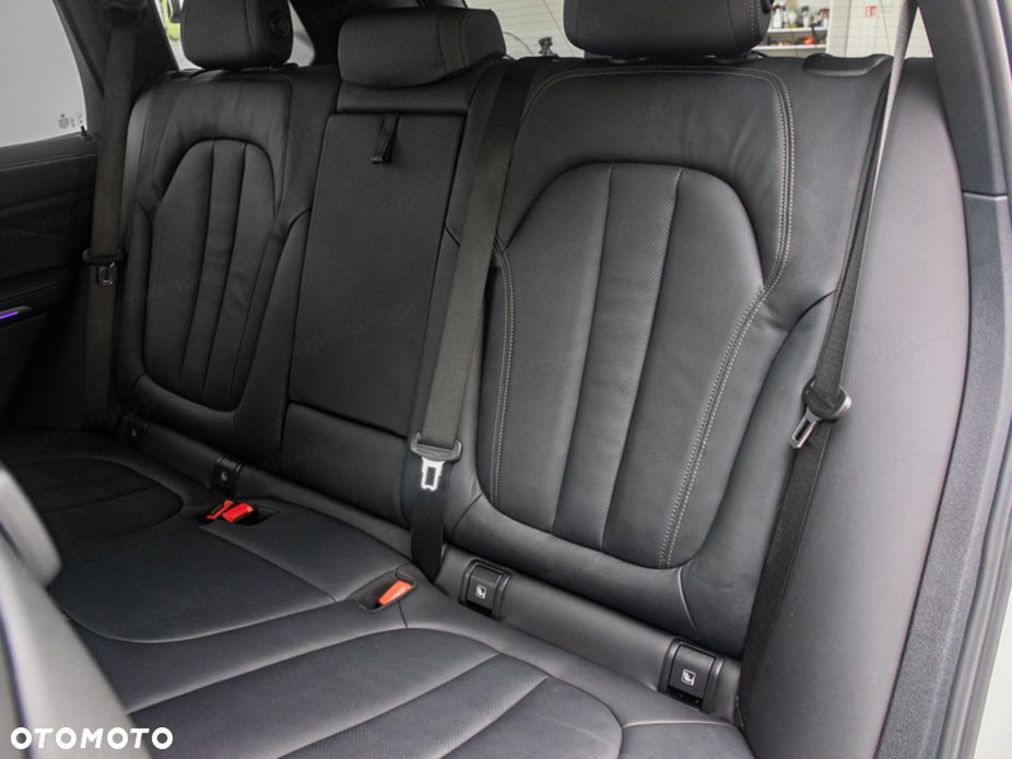 BMW X5 xDrive30d mHEV - 19