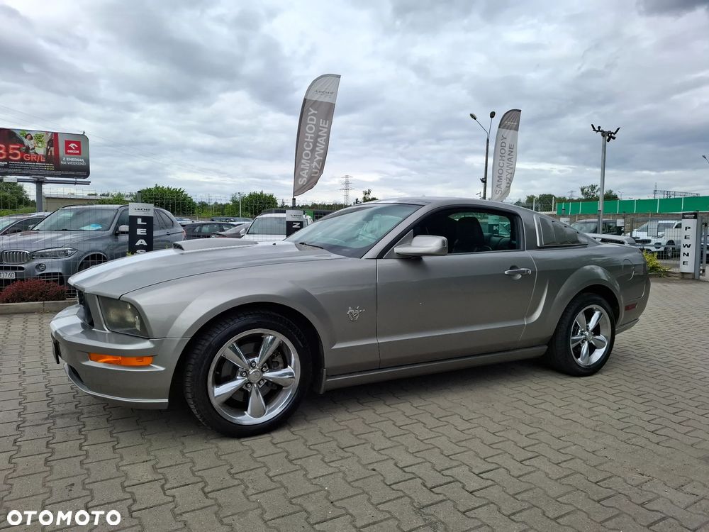 Ford Mustang - 2