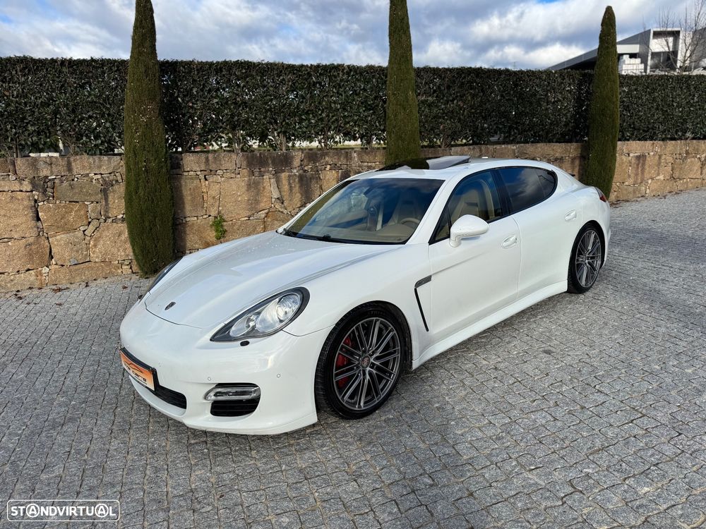 Porsche Panamera 4 PDK Platinum Edition - 3