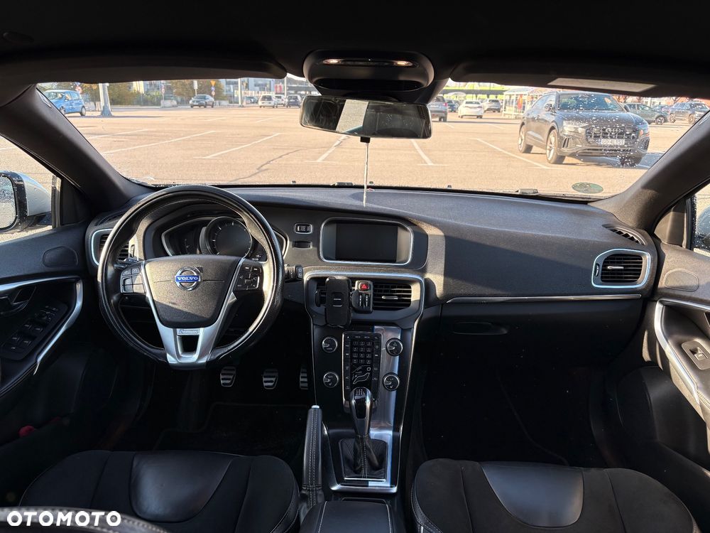 Volvo V40 D4 Drive-E R-Design Summum - 7