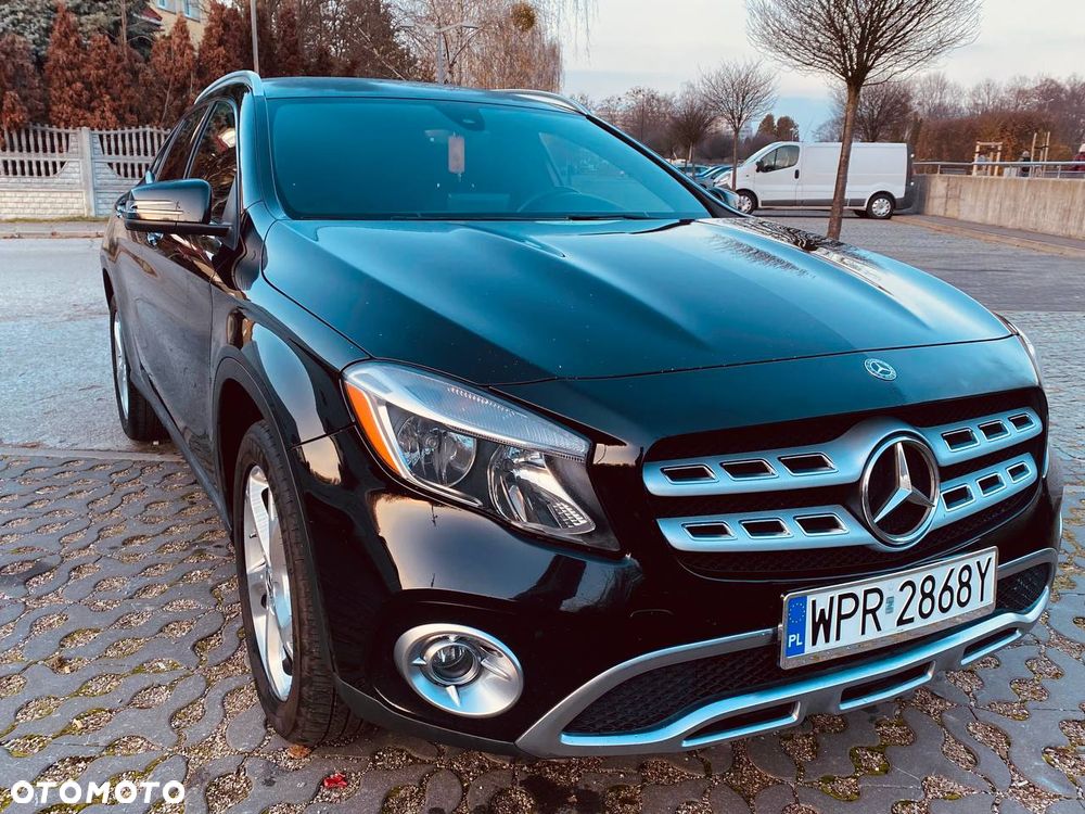Mercedes-Benz GLA - 1