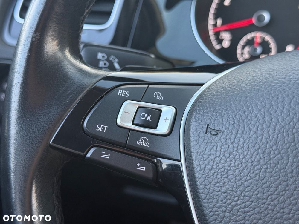 Volkswagen Golf 1.4 TSI BMT Highline DSG - 19