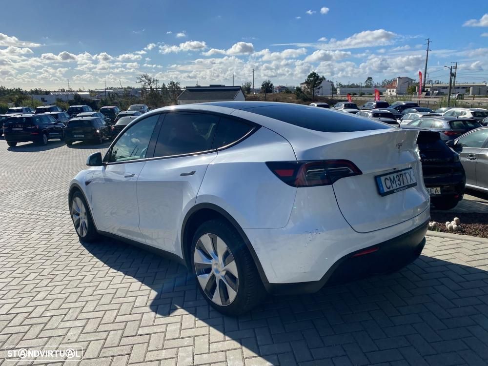 Tesla Model Y Standard RWD - 4