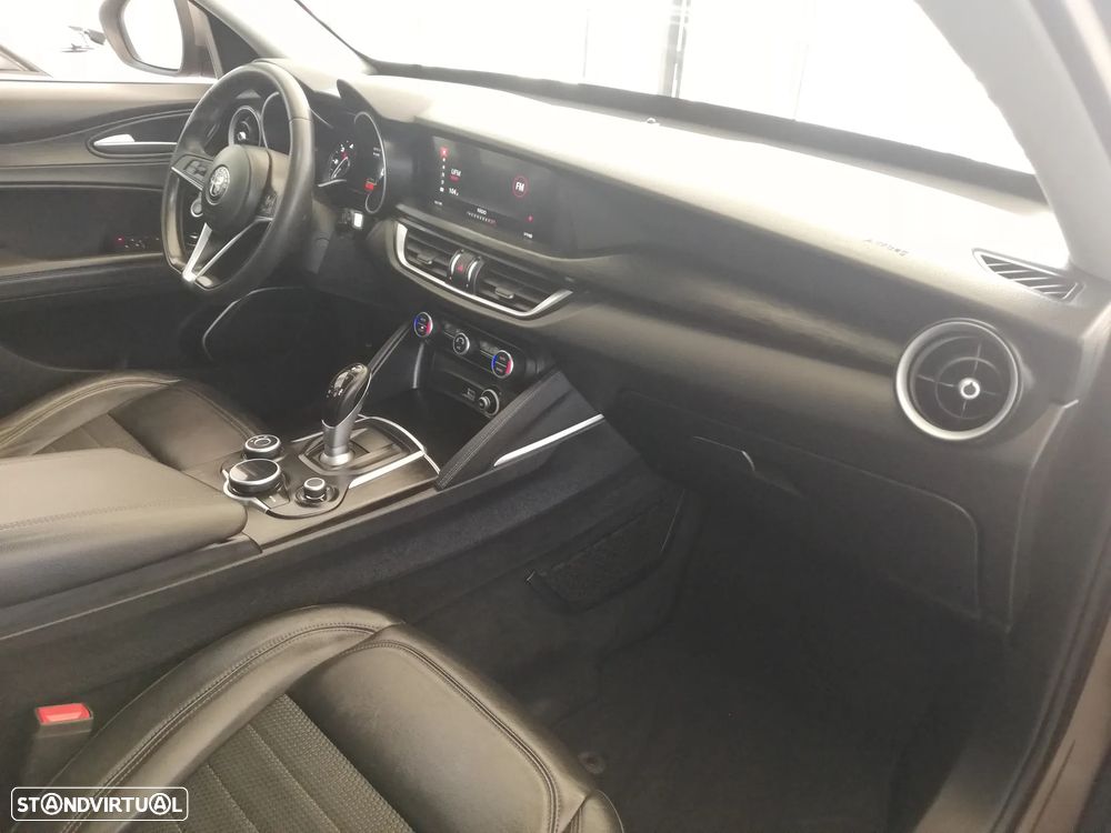 Alfa Romeo Stelvio 2.2 16V AT8 Executive - 12
