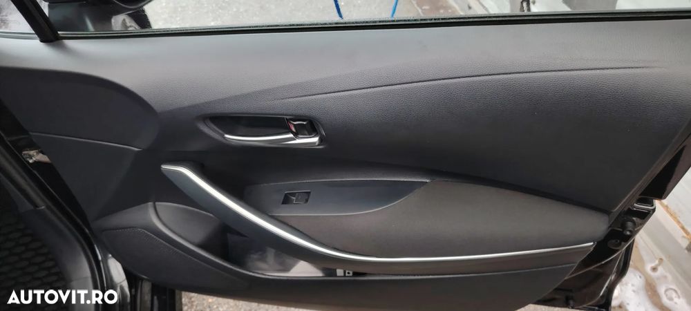 Toyota Corolla 1.8 HSD Dynamic - 16