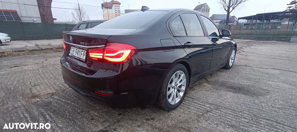BMW Seria 3 320i Aut. Advantage - 3