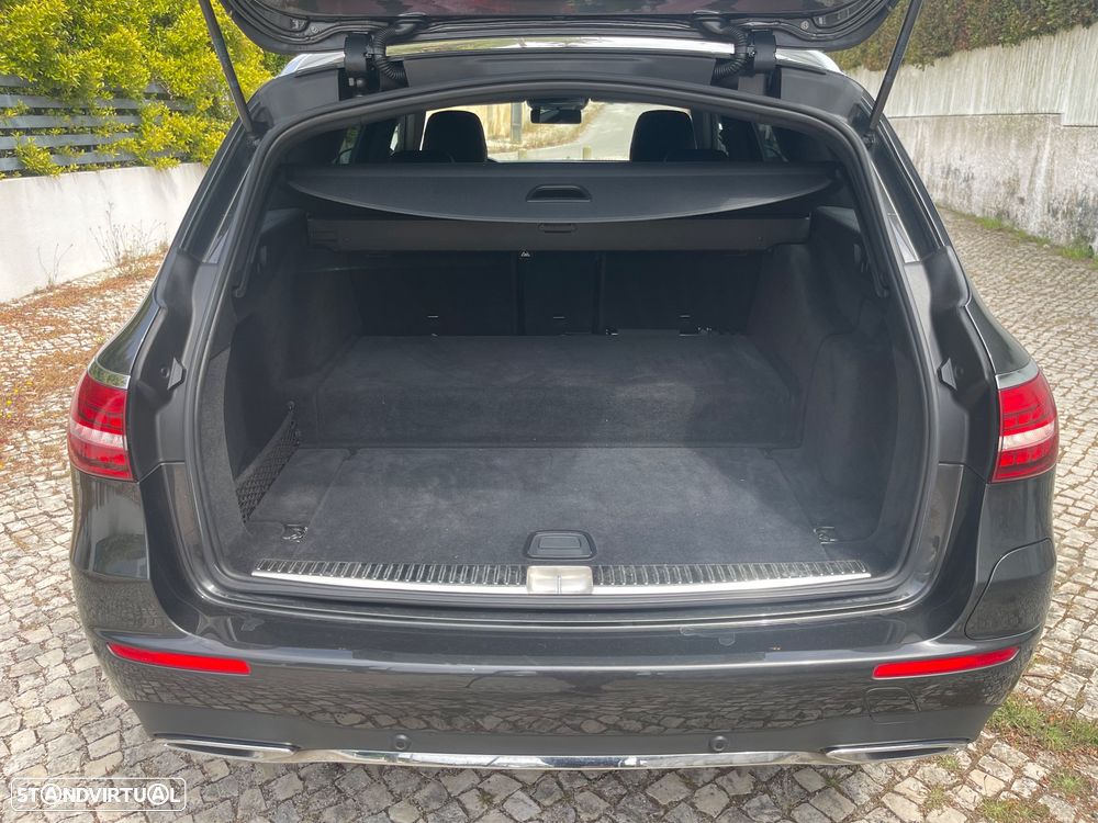 Mercedes-Benz E 300 de 4Matic 9G-TRONIC AMG Line - 39