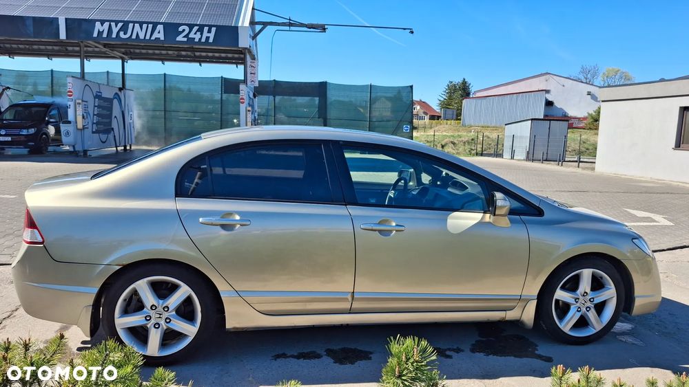 Honda Civic 1.8 Executive - 2