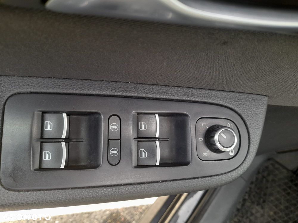Volkswagen Sharan 2.0 TDI DSG BlueMotion Technology Comfortline - 28