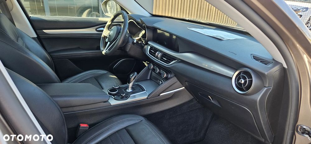 Alfa Romeo Stelvio 2.2 16V AT8 Executive - 31