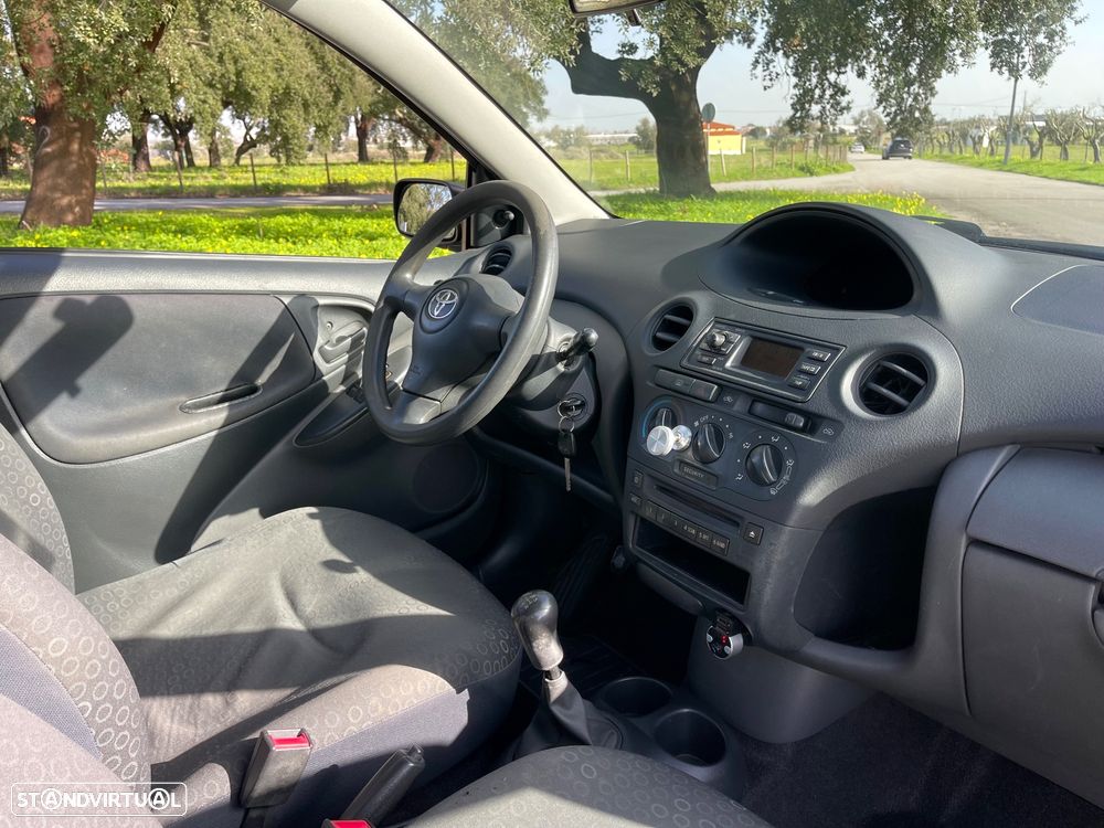 Toyota Yaris 1.0 Sol - 16
