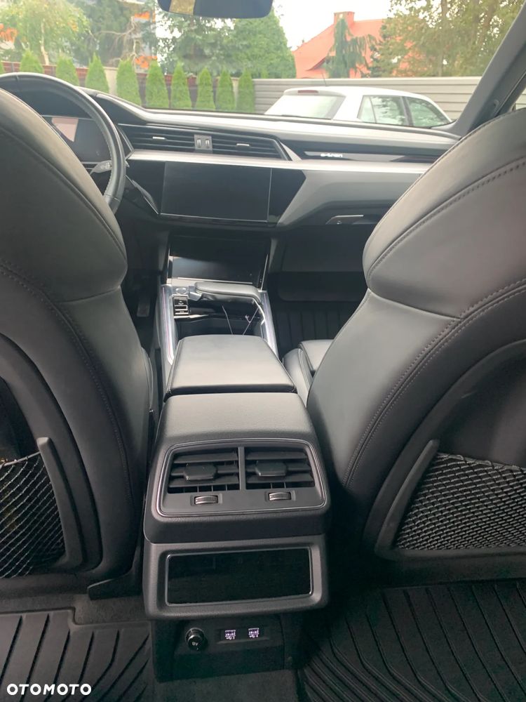 Audi e-tron 55 Quattro Advanced - 15