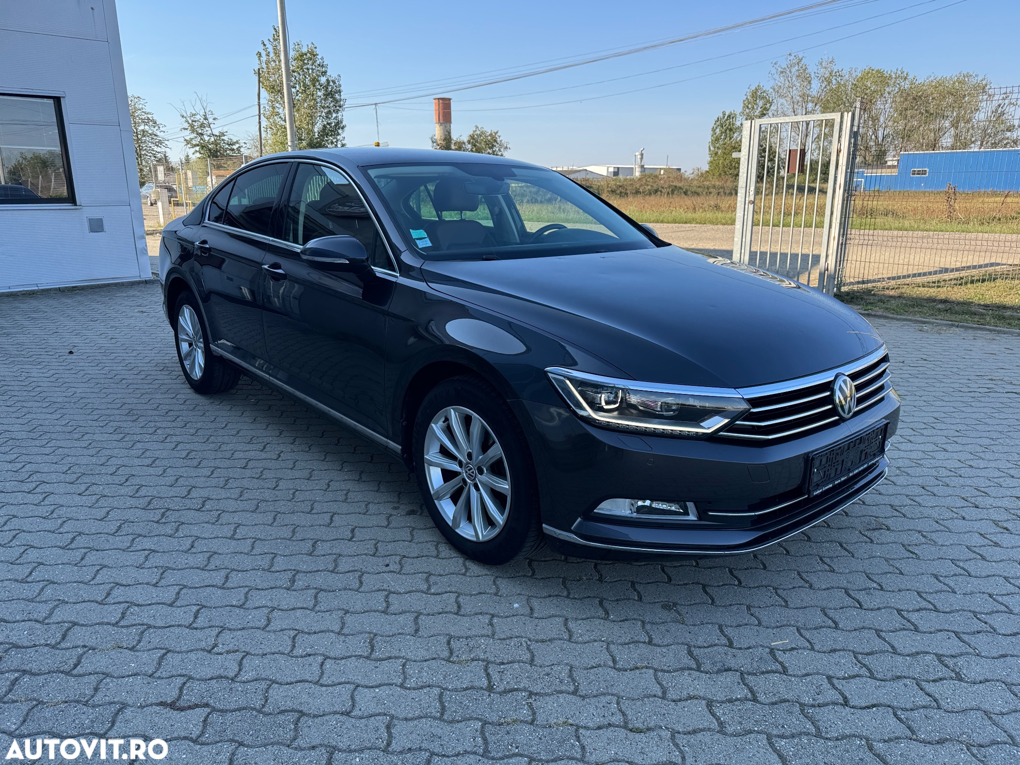 Volkswagen Passat 2.0 TDI DSG Highline - 3