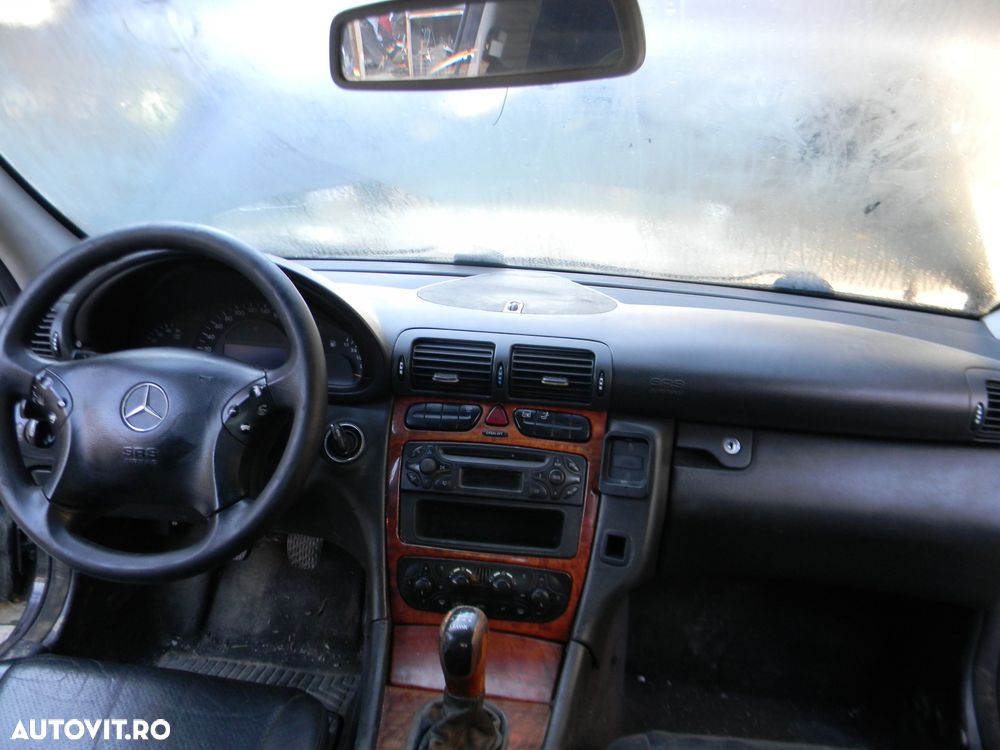 Dezmembrari  Mercedes-Benz C-CLASS (W203)  2000  > 2007 C 200 CDI (20 - 22