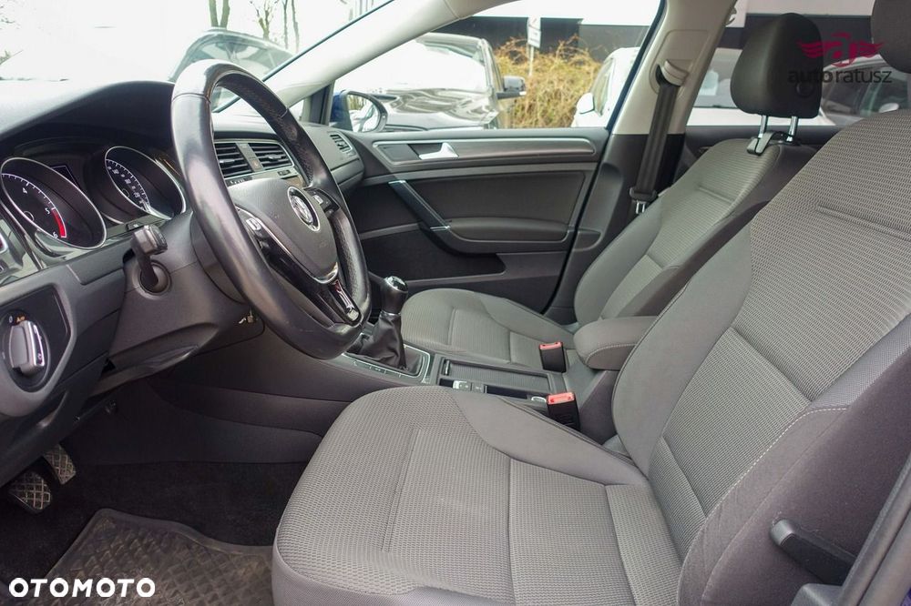 Volkswagen Golf - 8