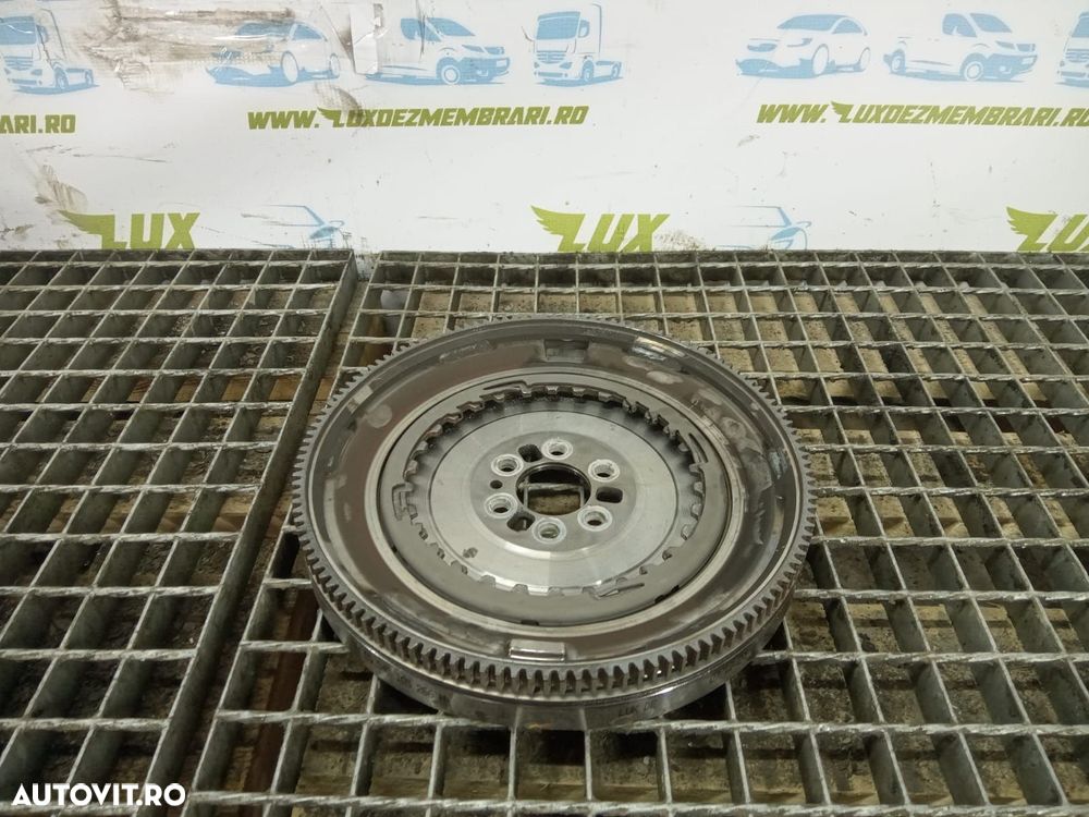 Volanta cu masa dubla 1.0 tsi DLAE 04c105266h Skoda Octavia 4 - 1