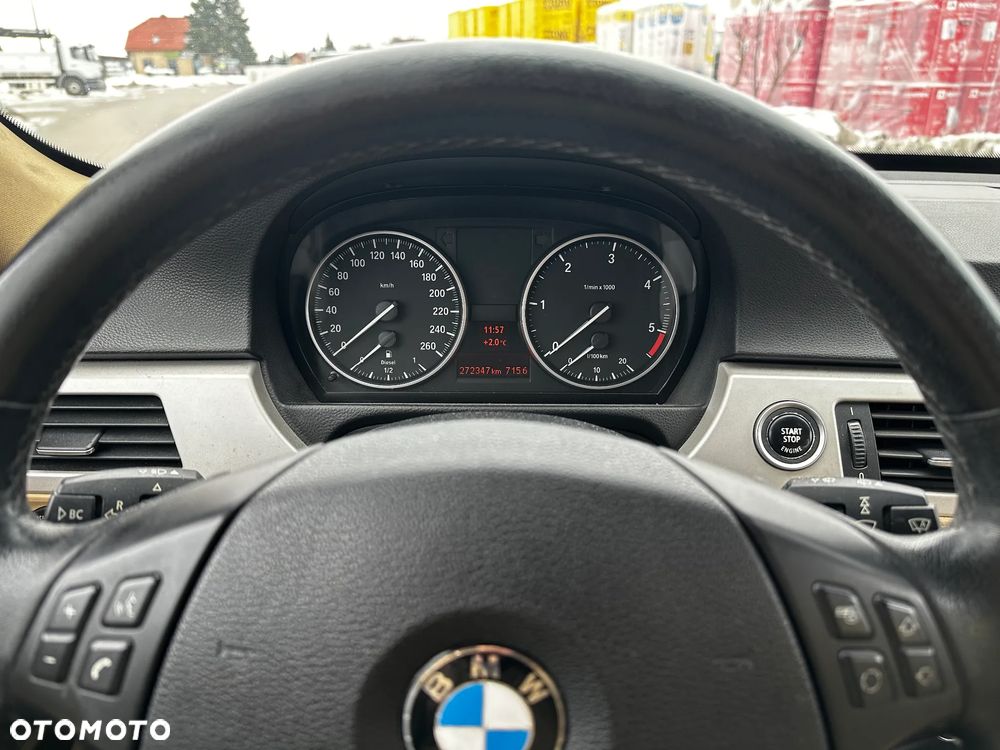 BMW Seria 3 320d DPF Edition Exclusive - 13