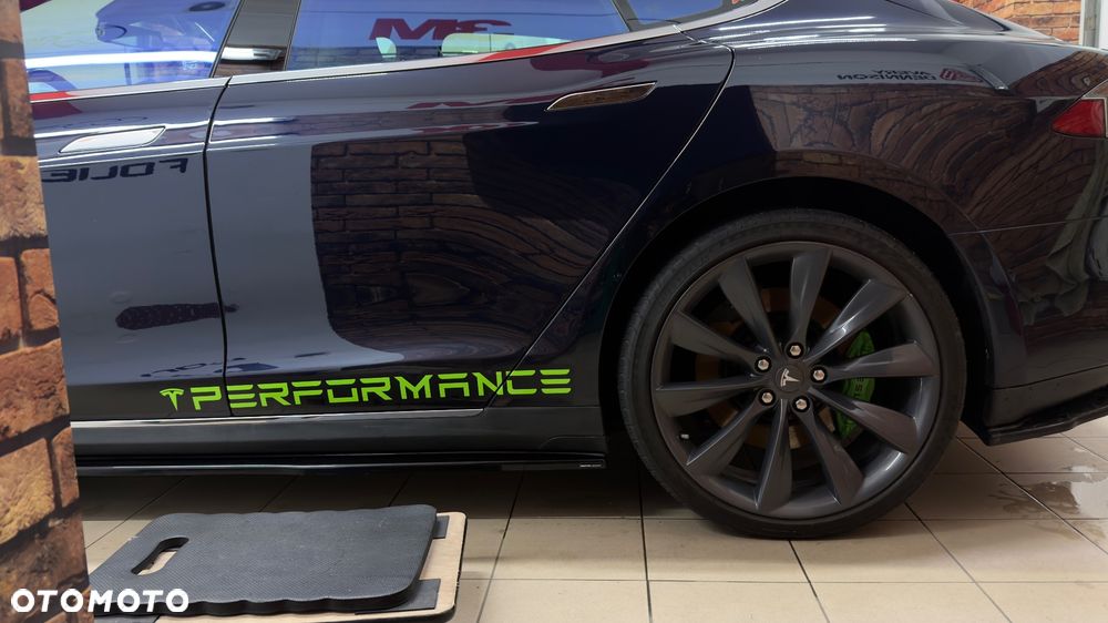 Tesla Model S - 13