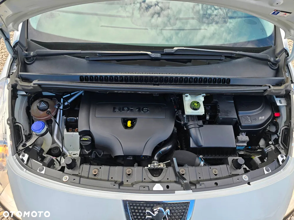Peugeot 3008 HDi 160 Automatik Allure - 33