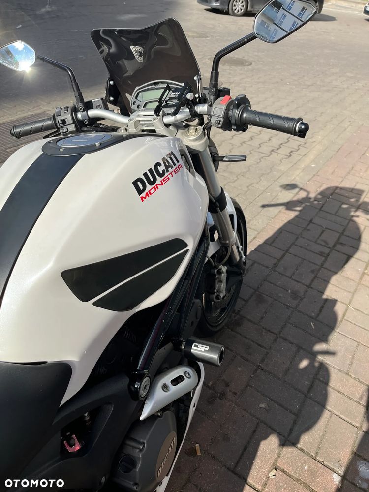 Ducati Monster - 12