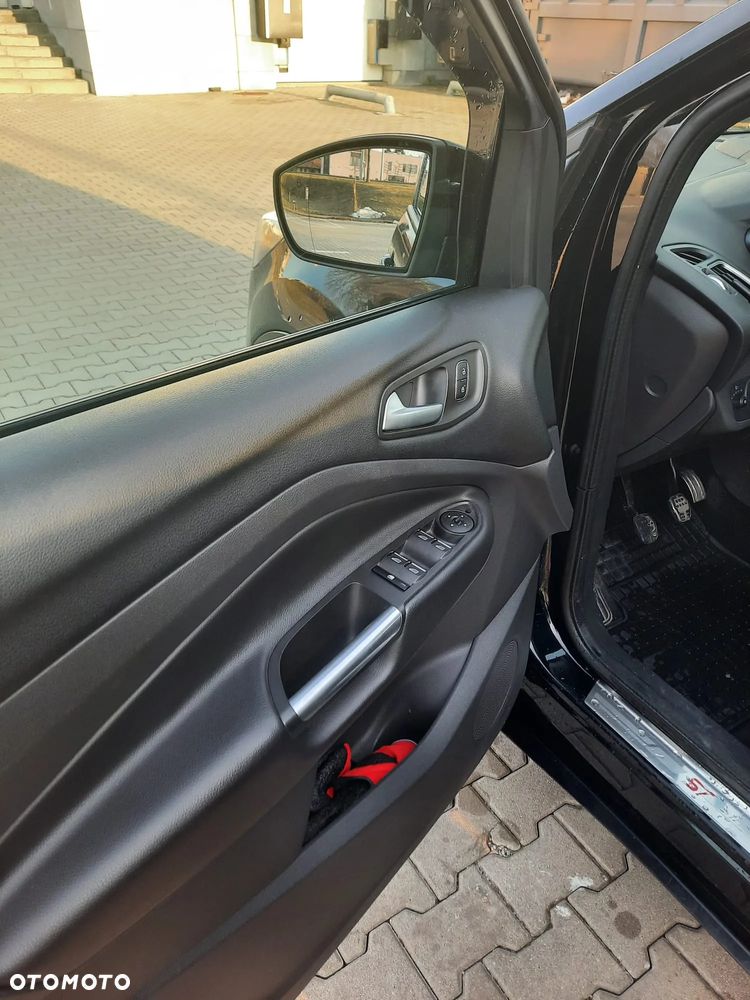 Ford Kuga 2.0 TDCi FWD ST-Line - 32