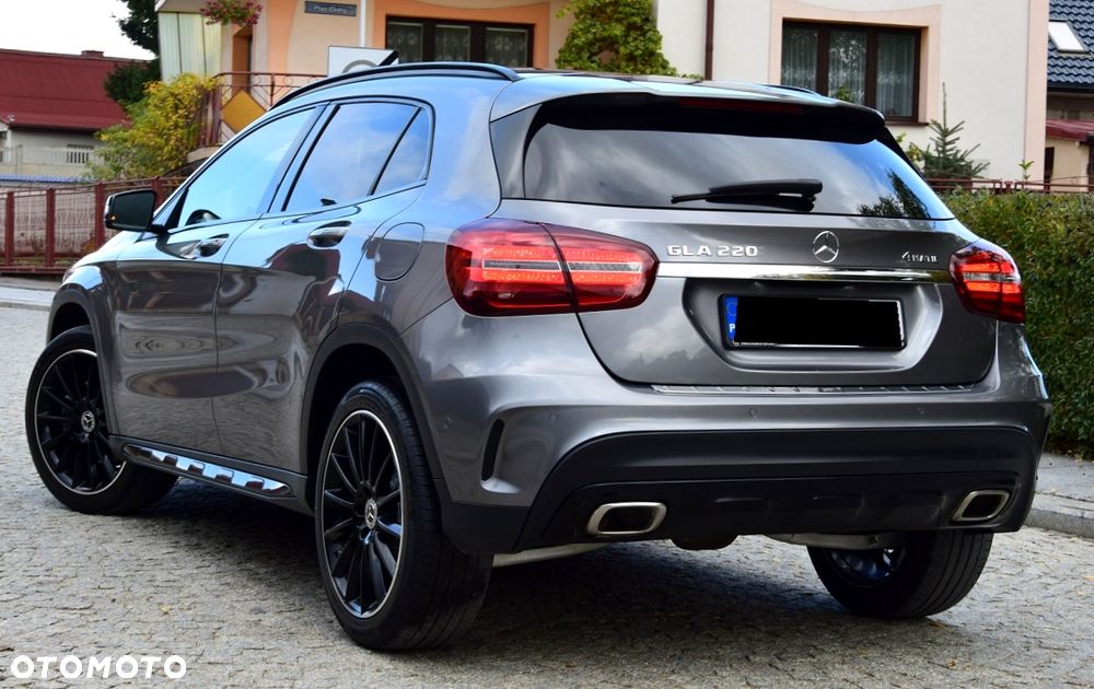 Mercedes-Benz GLA 220 4-Matic AMG Line - 3