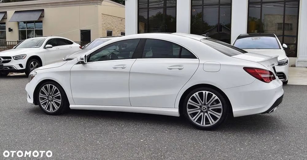 Mercedes-Benz CLA 250 4Matic 7G-DCT - 10