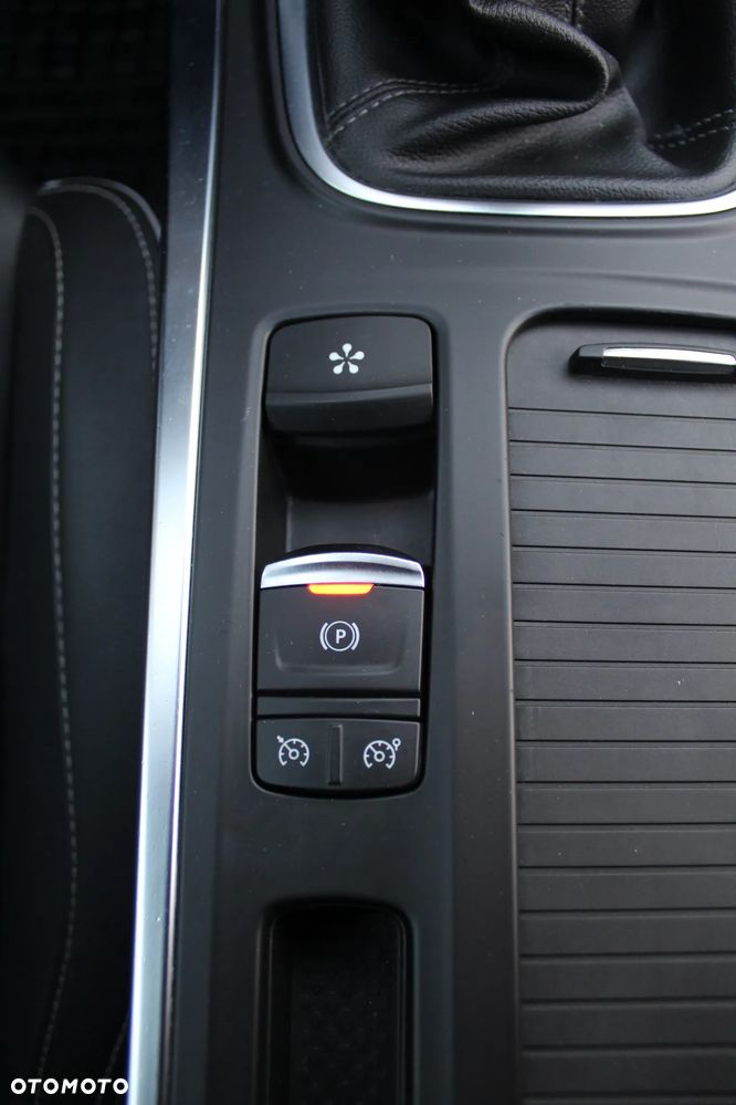 Renault Megane 1.2 16V TCe Energy Bose - 34