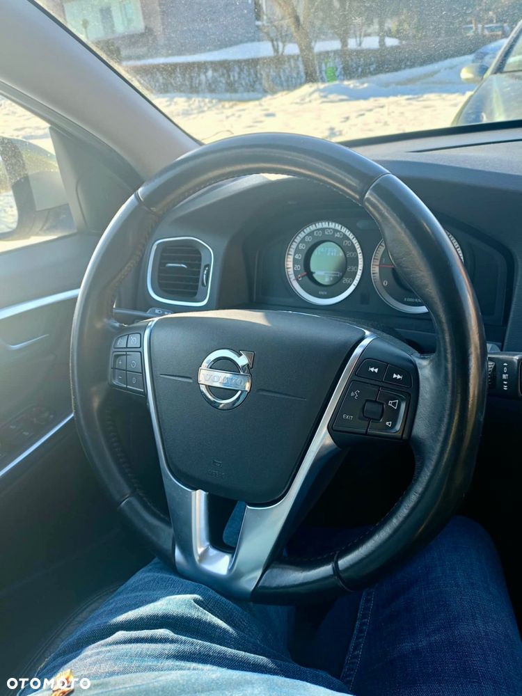 Volvo V60 D3 Momentum - 16