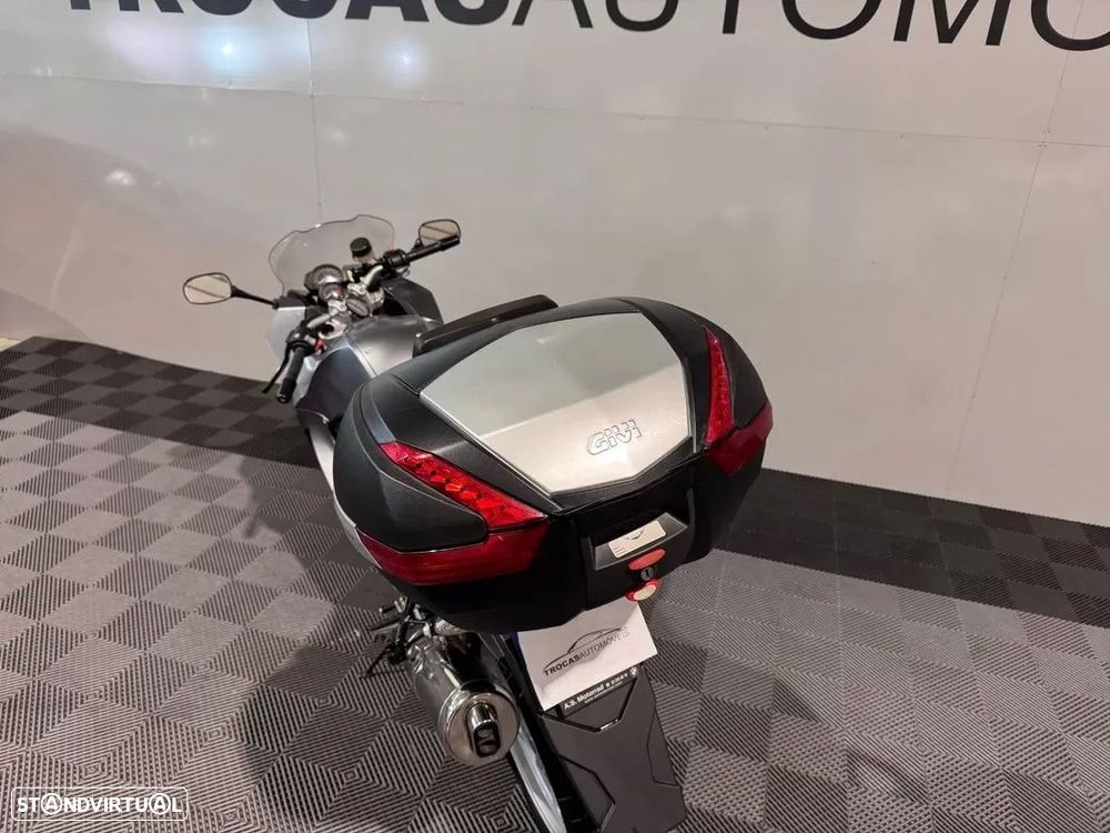 BMW F 800 ST - 9