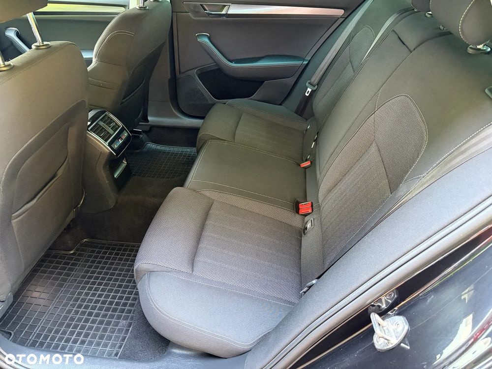 Skoda Superb 2.0 TDI SCR 4x4 Style DSG - 11