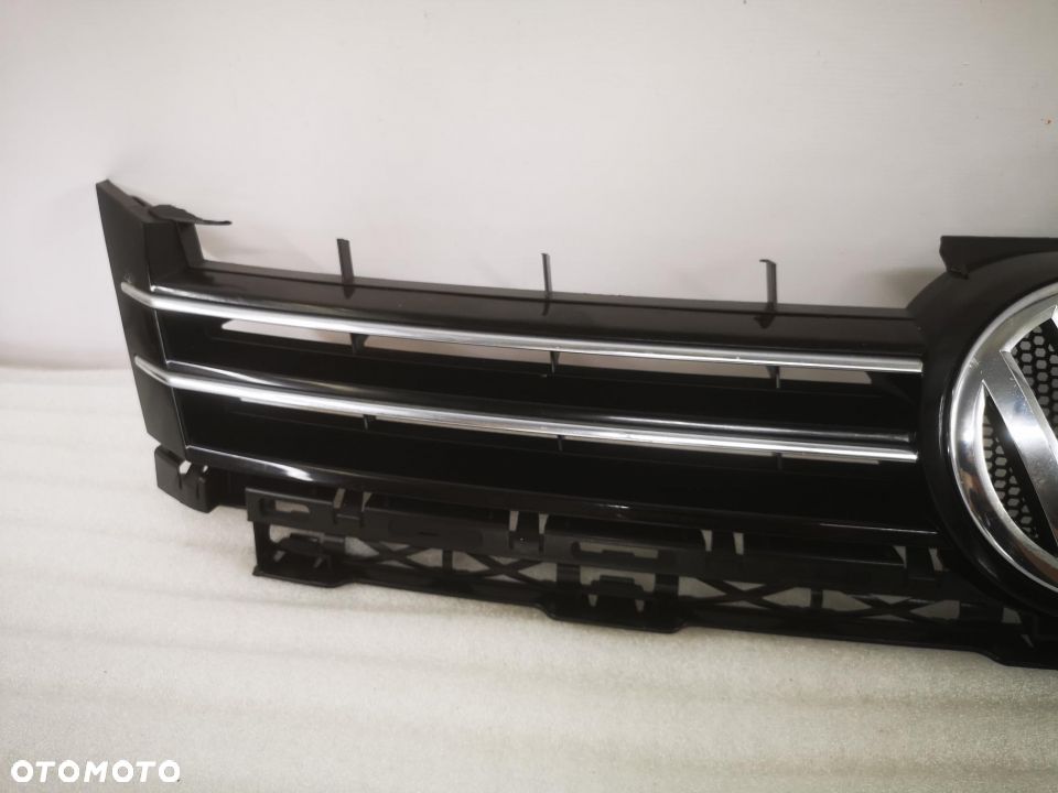 VW CADDY / TOURAN 10-14 ATRAPA PRZÓD / GRILL NR 2K5853651 1T0853651BQ 1T0853653L NR AUKCJI NG434 - 4
