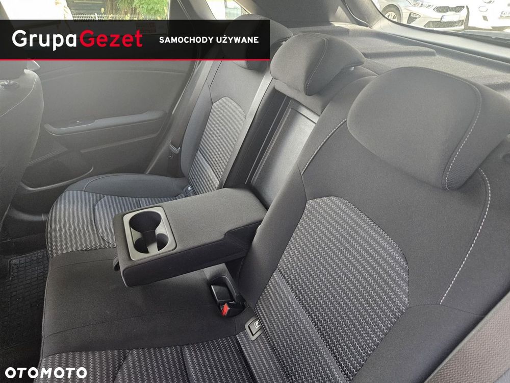 Kia Ceed - 16