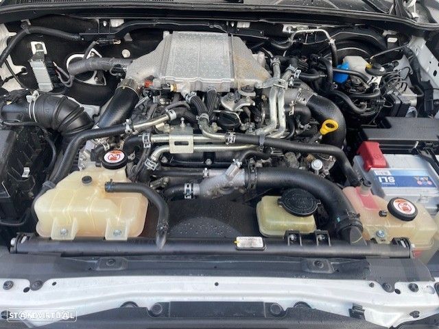 Toyota Hilux 2.4 D-4D 4WD CD CH - 16