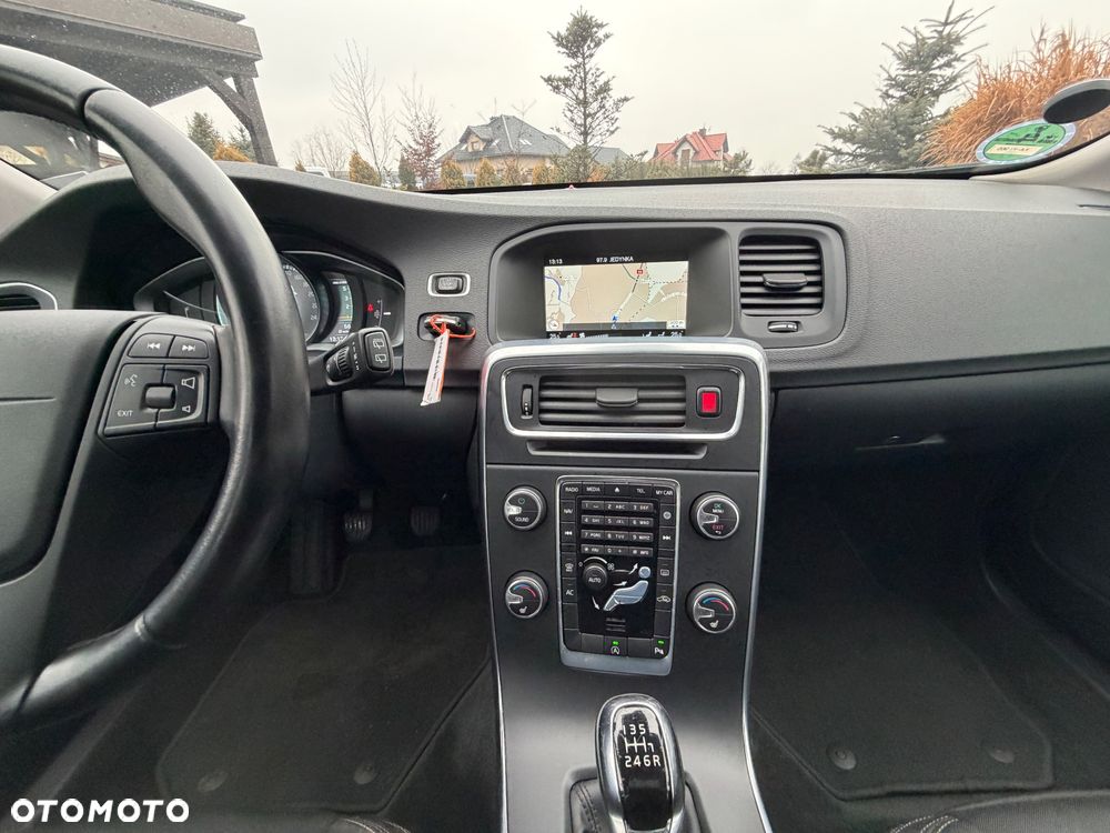 Volvo V60 D3 Summum - 10