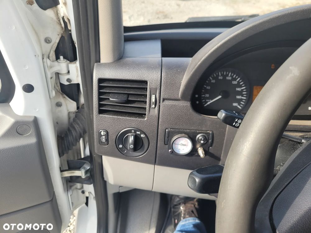 Mercedes-Benz Sprinter - 17